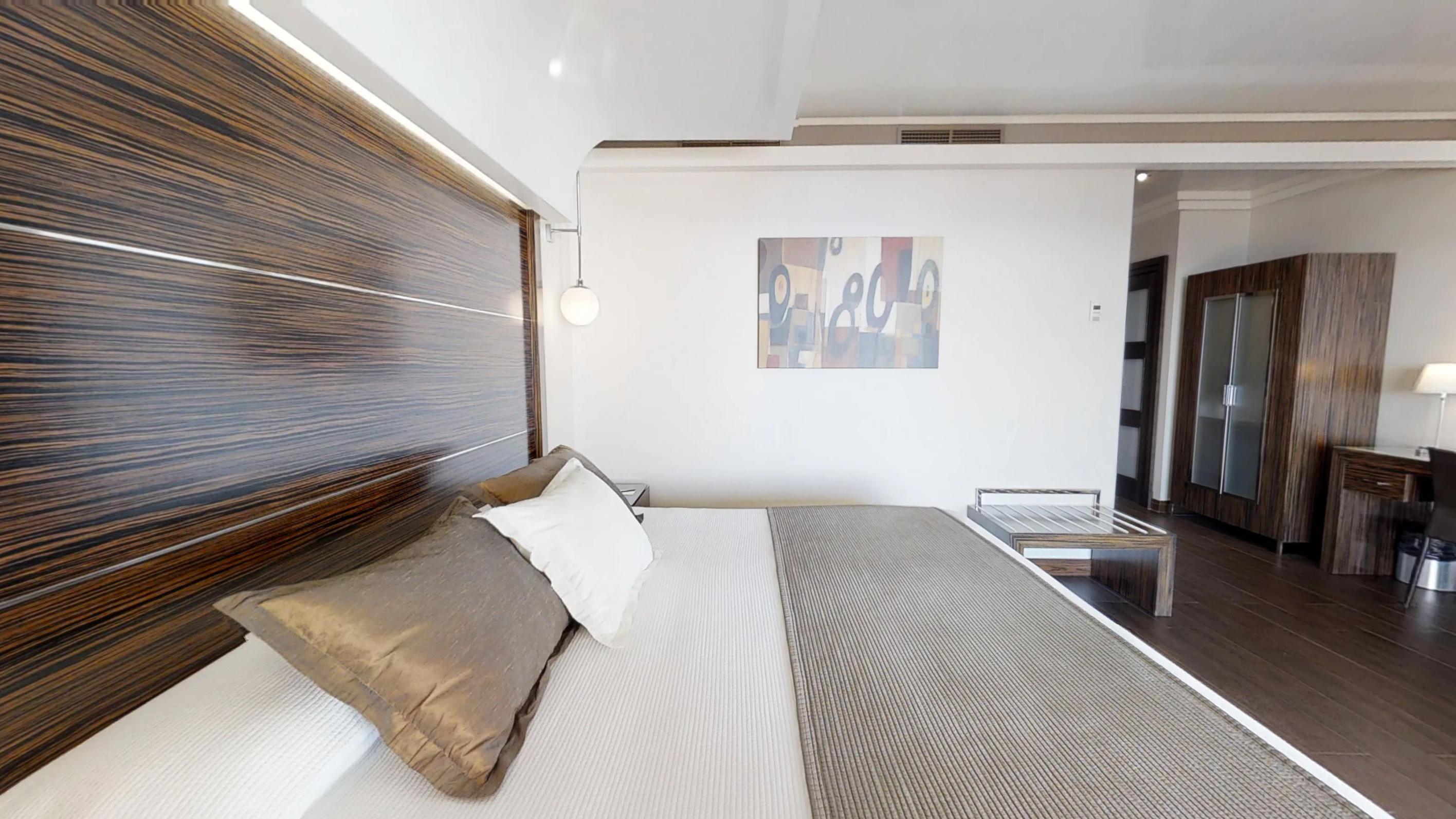 Vincci Seleccion Aleysa Hotel Benalmadena Ngoại thất bức ảnh A bedroom in the hotel