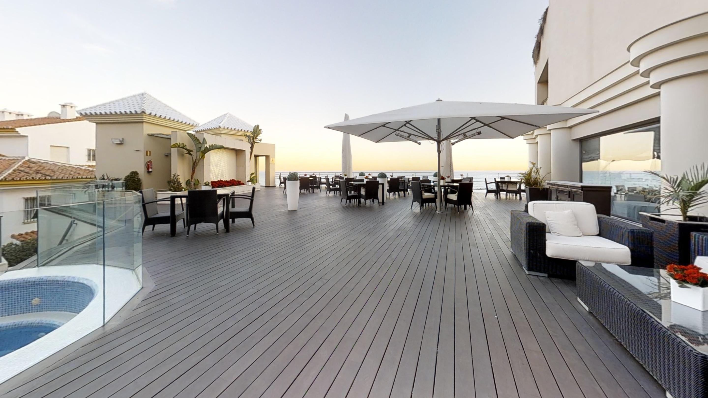 Vincci Seleccion Aleysa Hotel Benalmadena Ngoại thất bức ảnh Composite wood terrace