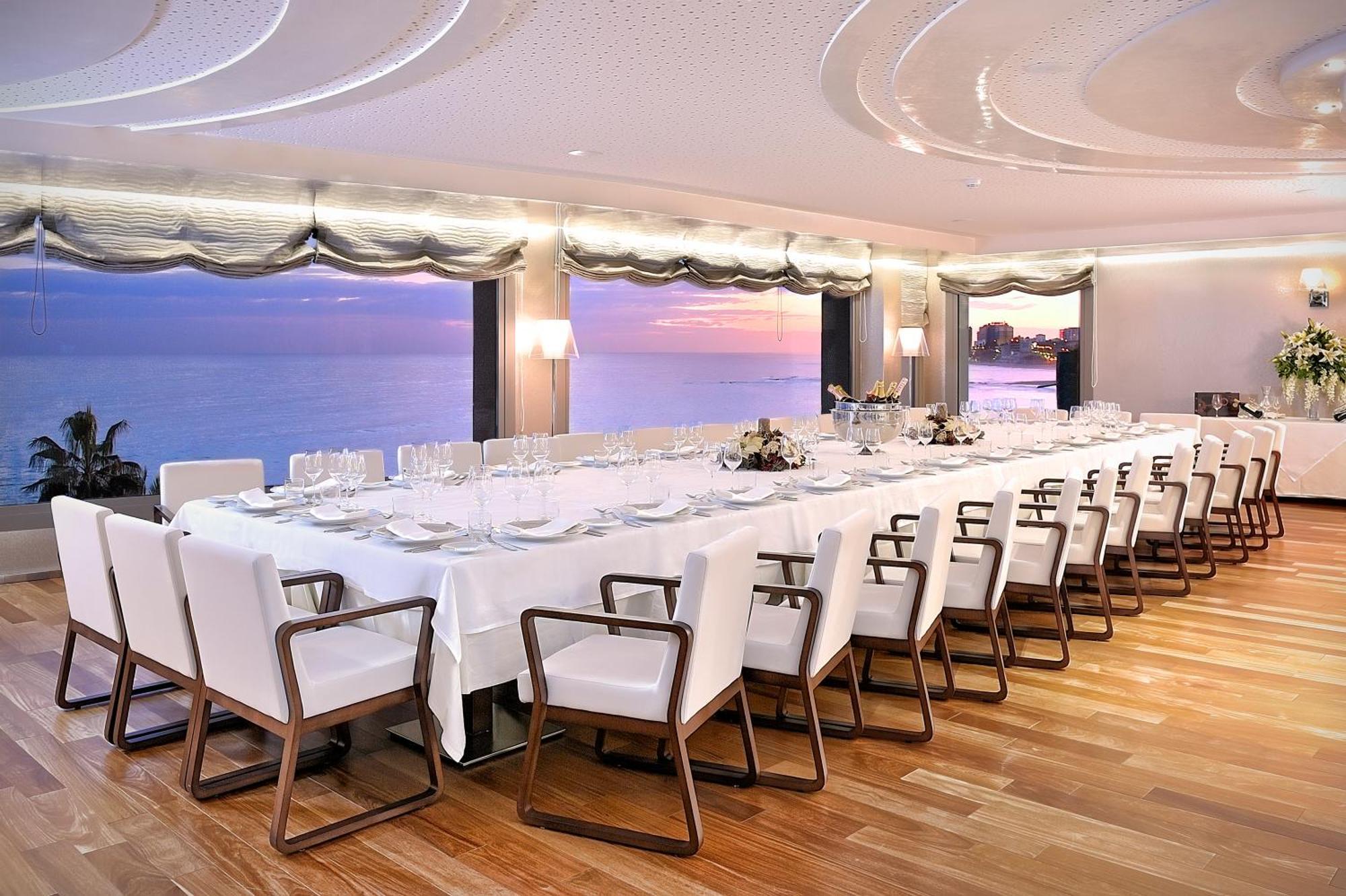 Vincci Seleccion Aleysa Hotel Benalmadena Ngoại thất bức ảnh The interior of the restaurant