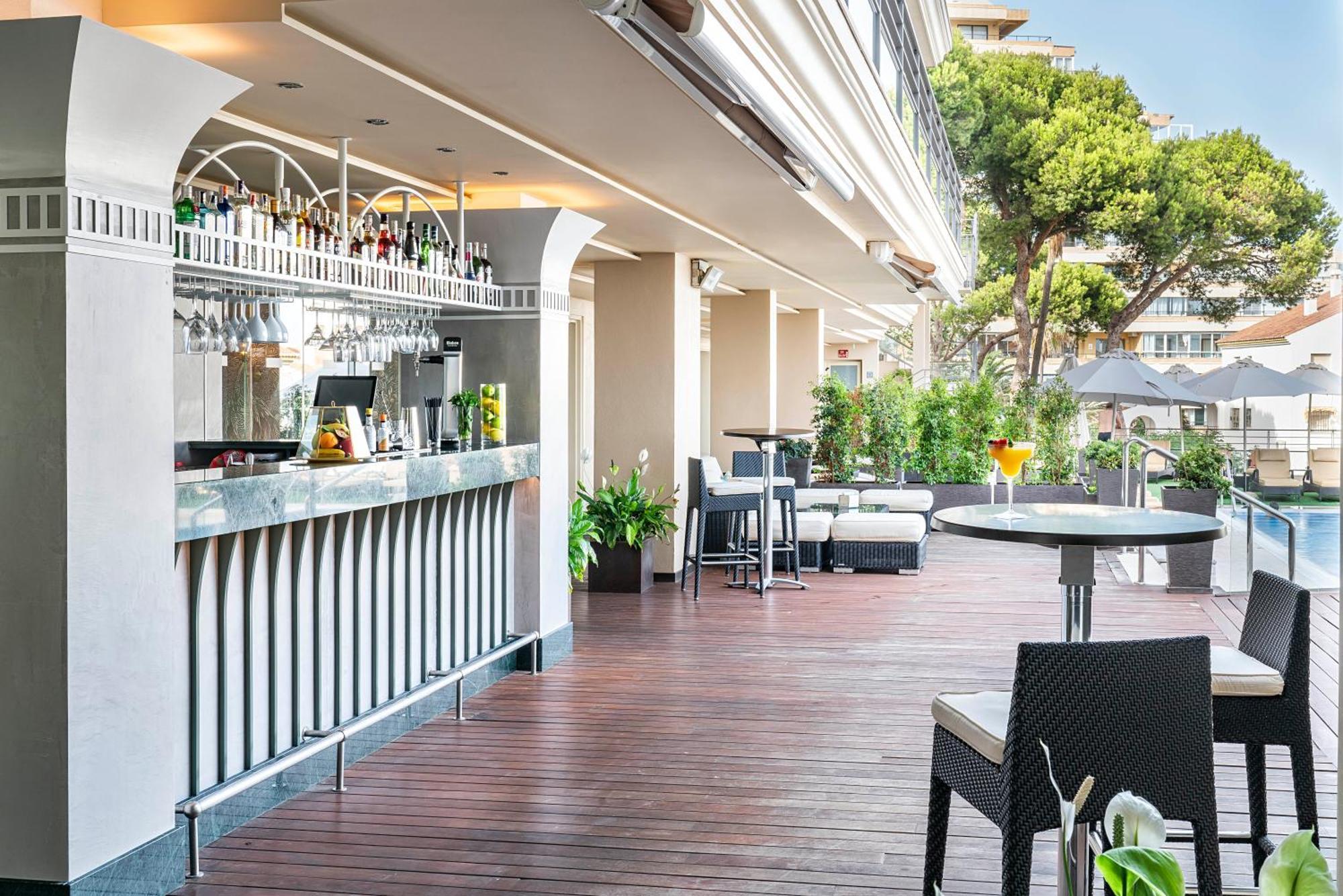 Vincci Seleccion Aleysa Hotel Benalmadena Ngoại thất bức ảnh The Pool Bar