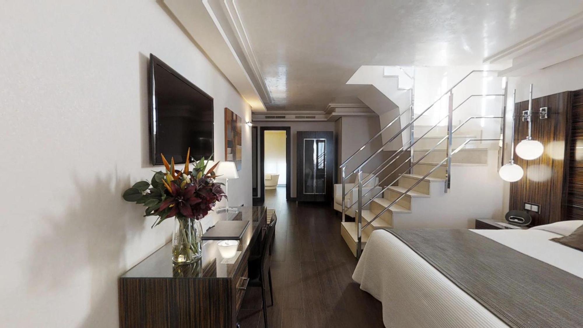 Vincci Seleccion Aleysa Hotel Benalmadena Phòng bức ảnh A suite at the hotel