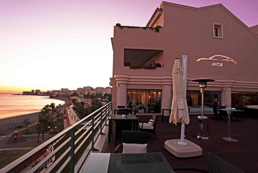 Vincci Seleccion Aleysa Hotel Benalmadena Ngoại thất bức ảnh The hotel's terrace